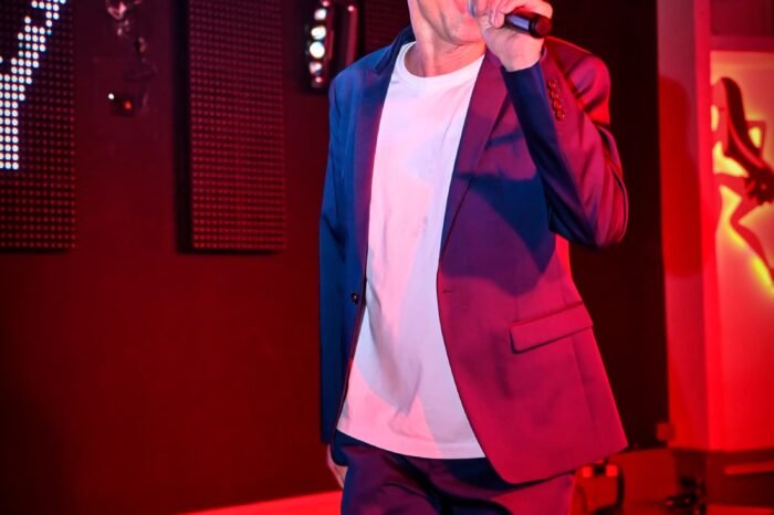 Baptiste Valloy sur la scéne du Macumba